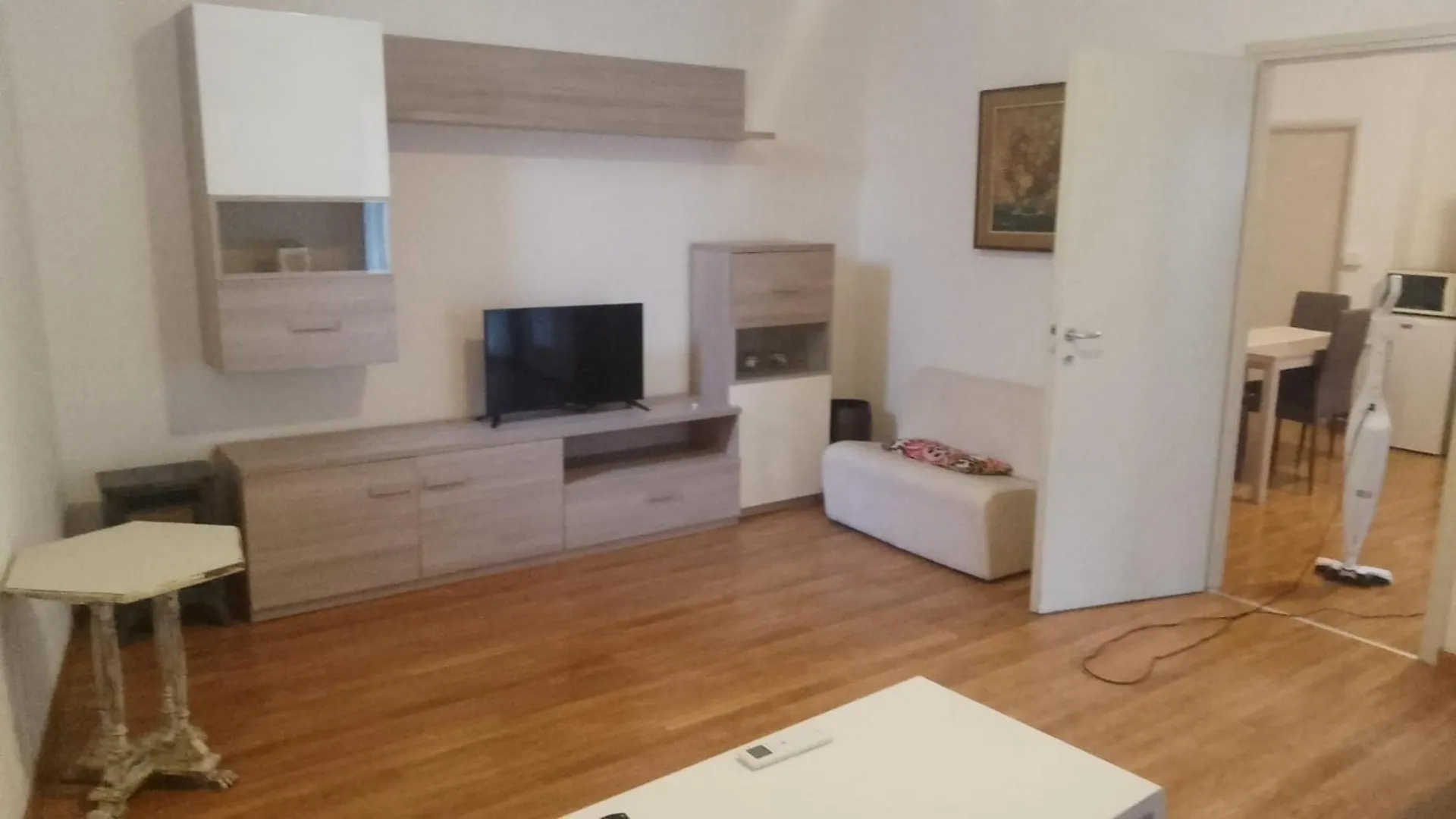 Anna'S Home ** Campione dʼItalia Appartamento
